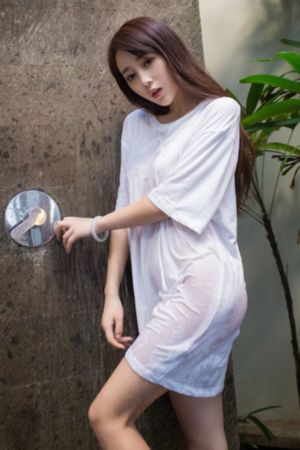 让娇妻尝试两根一起进3p视频_720高清免费观看